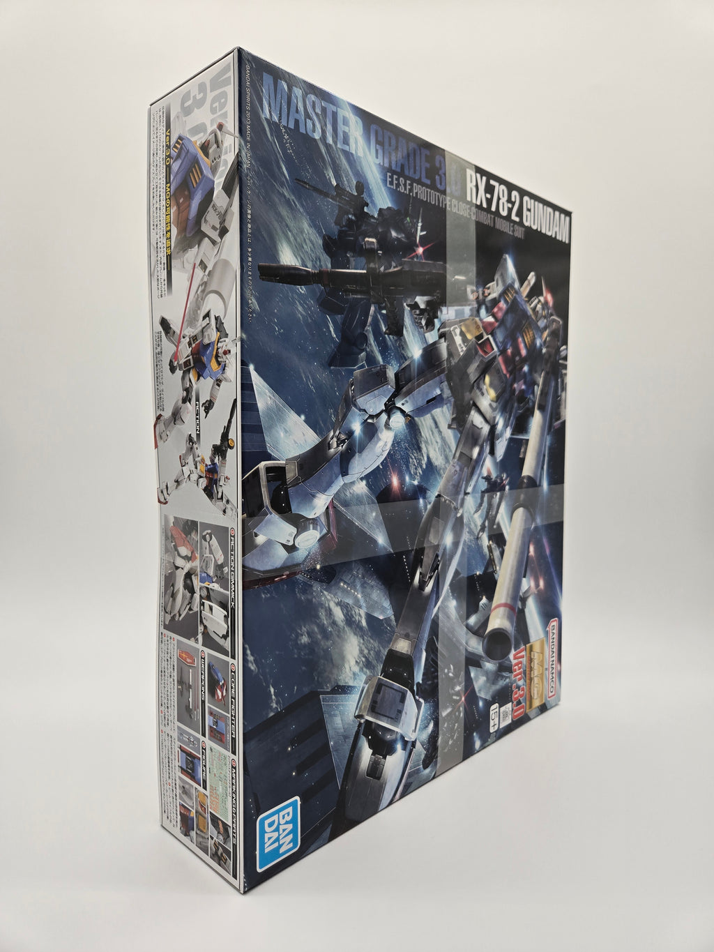 Mobile Suit Gundam - [Master Grade / 1:100 Scale] RX-78-2 Gundam v.3 Model Kit